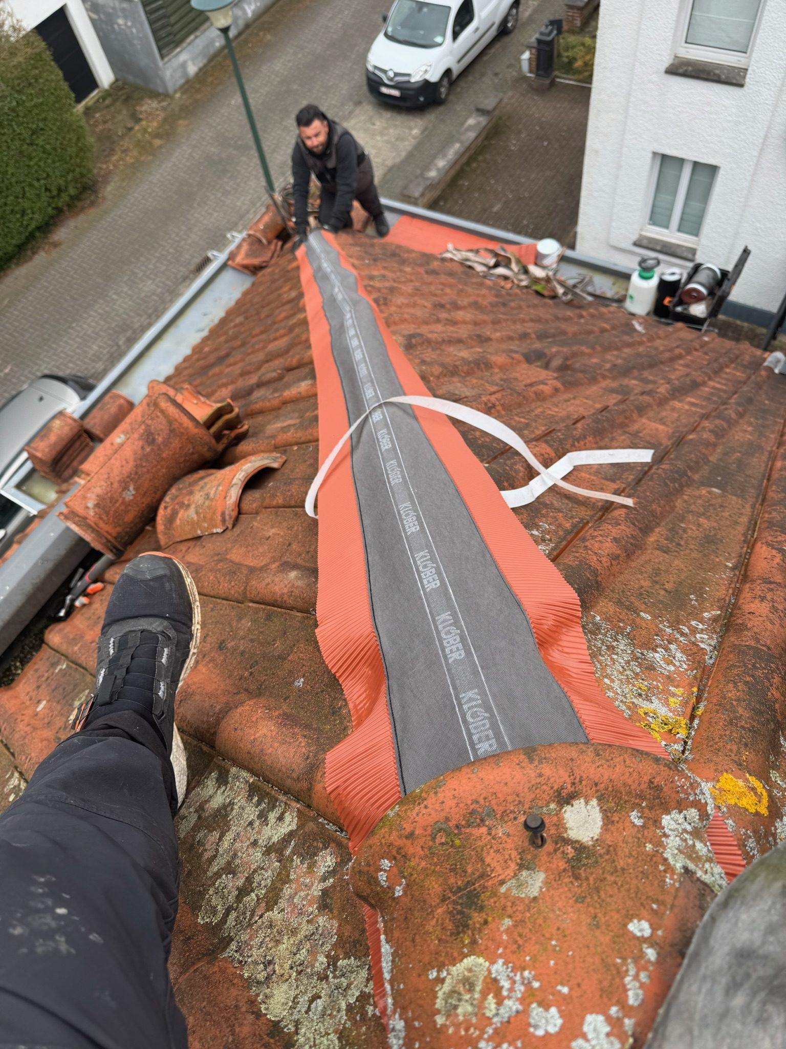 Gouttière, chéneau et noue en zinc, chantier mené par Les Couvreurs Belges