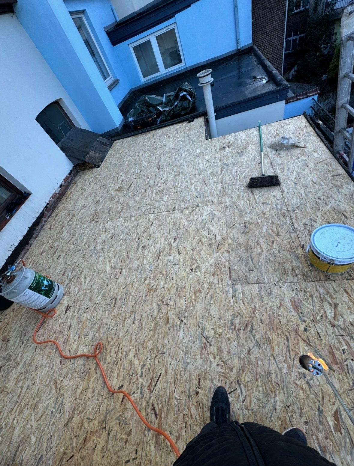 Toiture-terrasse et étanchéité, chantier mené par Les Couvreurs Belges