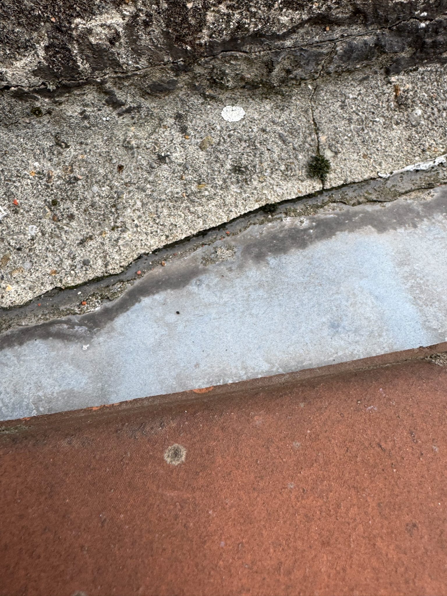 Souche de cheminée et solin, chantier mené par Les Couvreurs Belges