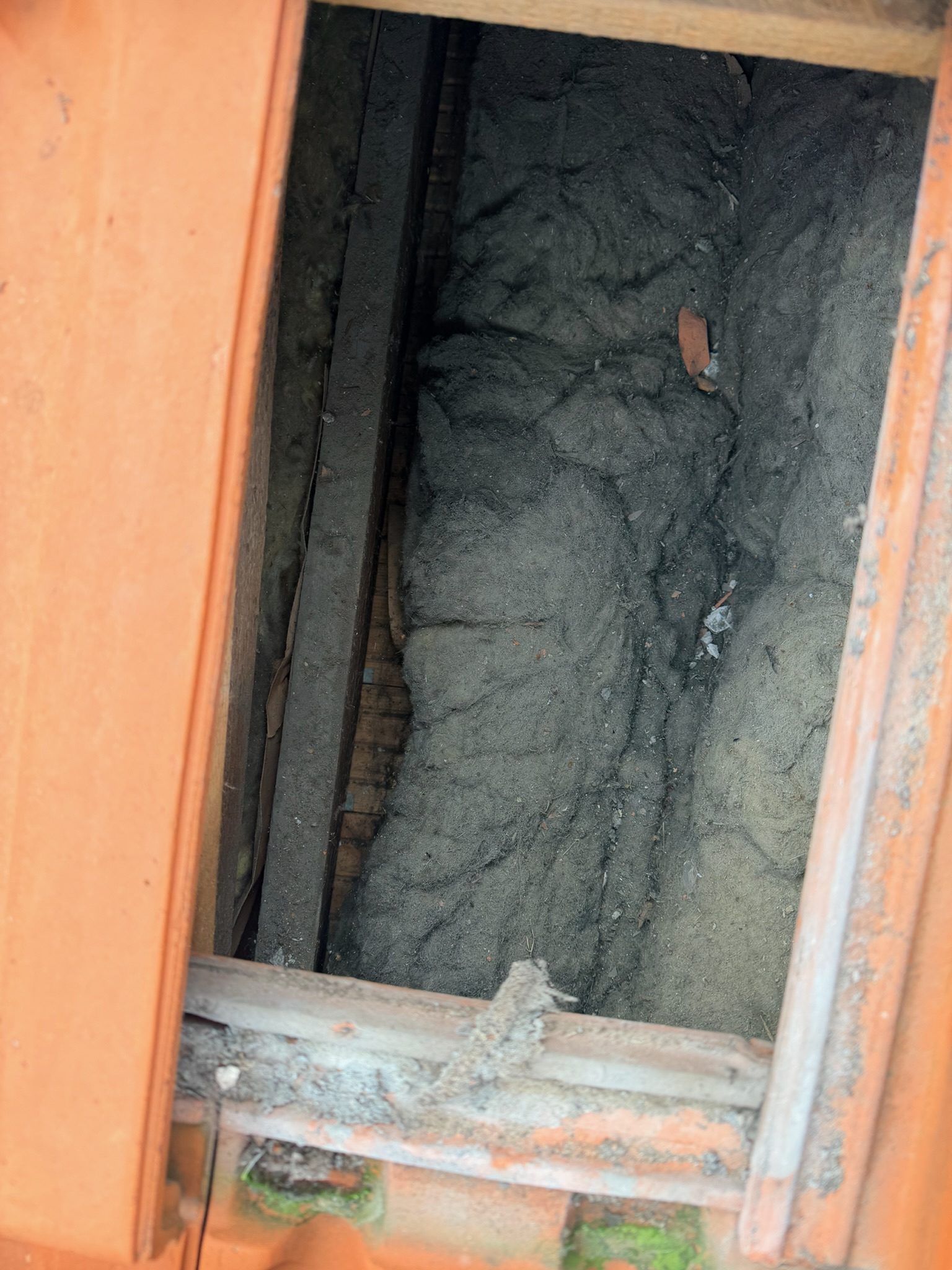 Gouttière, chéneau et noue en zinc, chantier mené par Les Couvreurs Belges