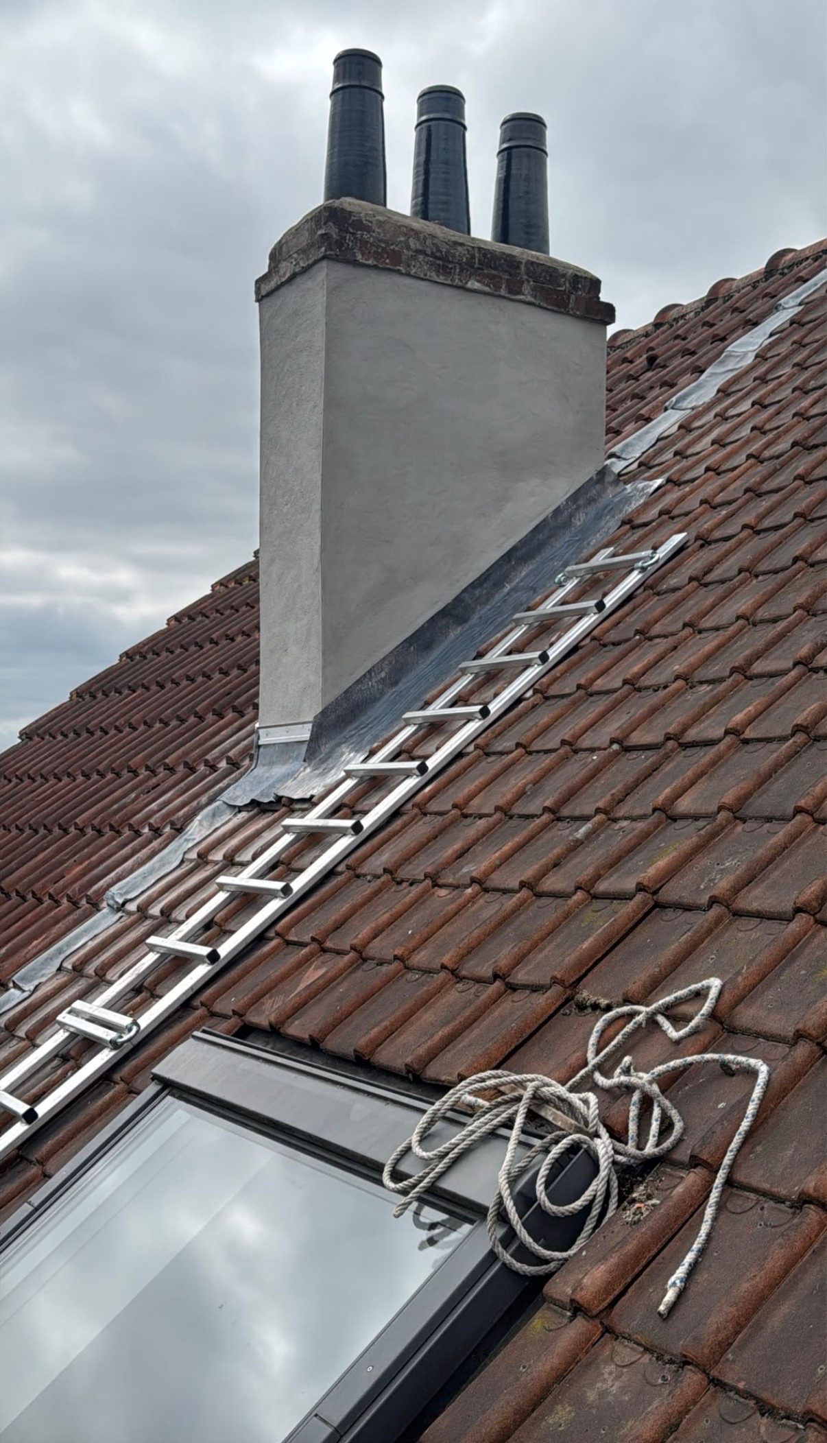 échafaudage et accès au chantier, chantier mené par Les Couvreurs Belges