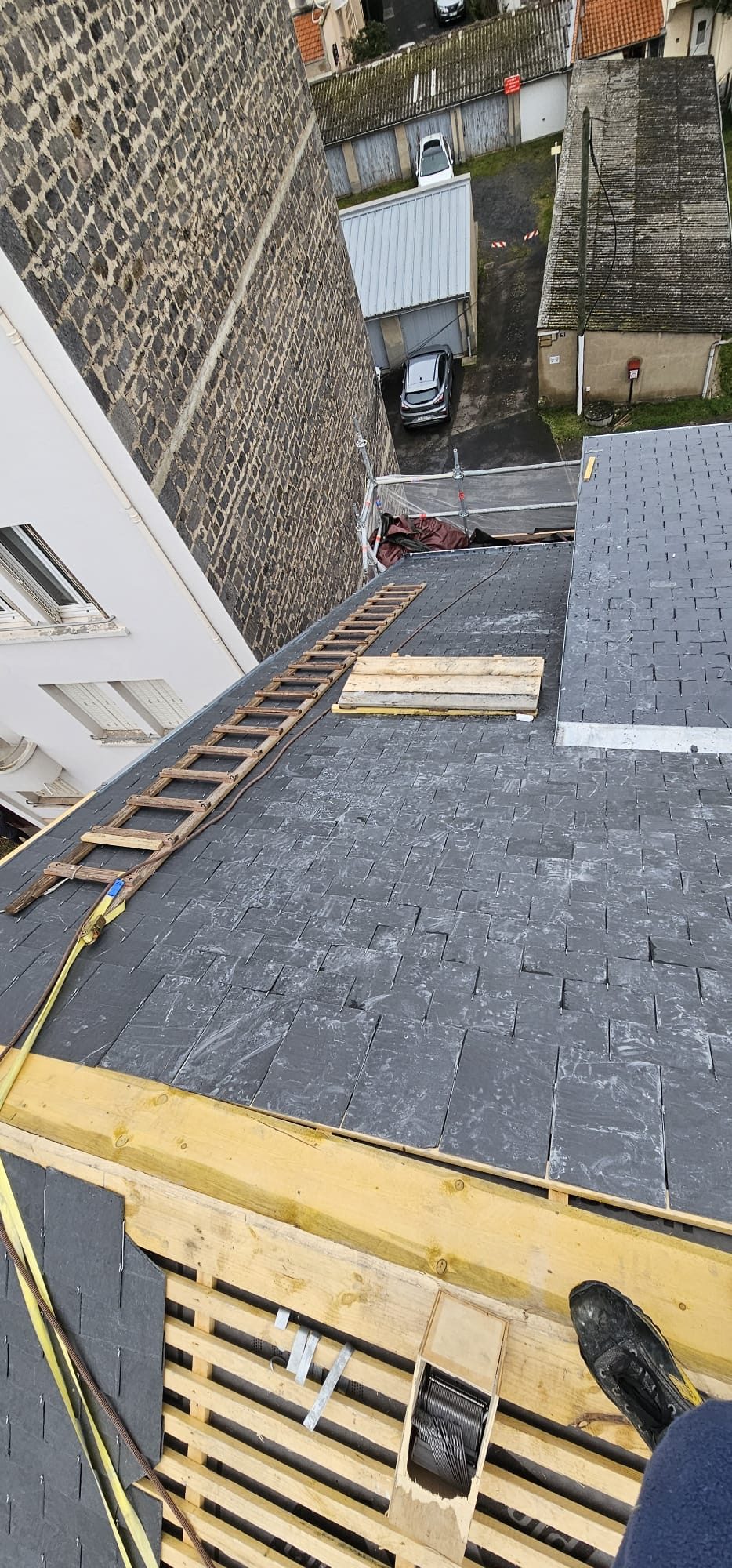 Couverture en zinc à joint debout, chantier mené par Les Couvreurs Belges