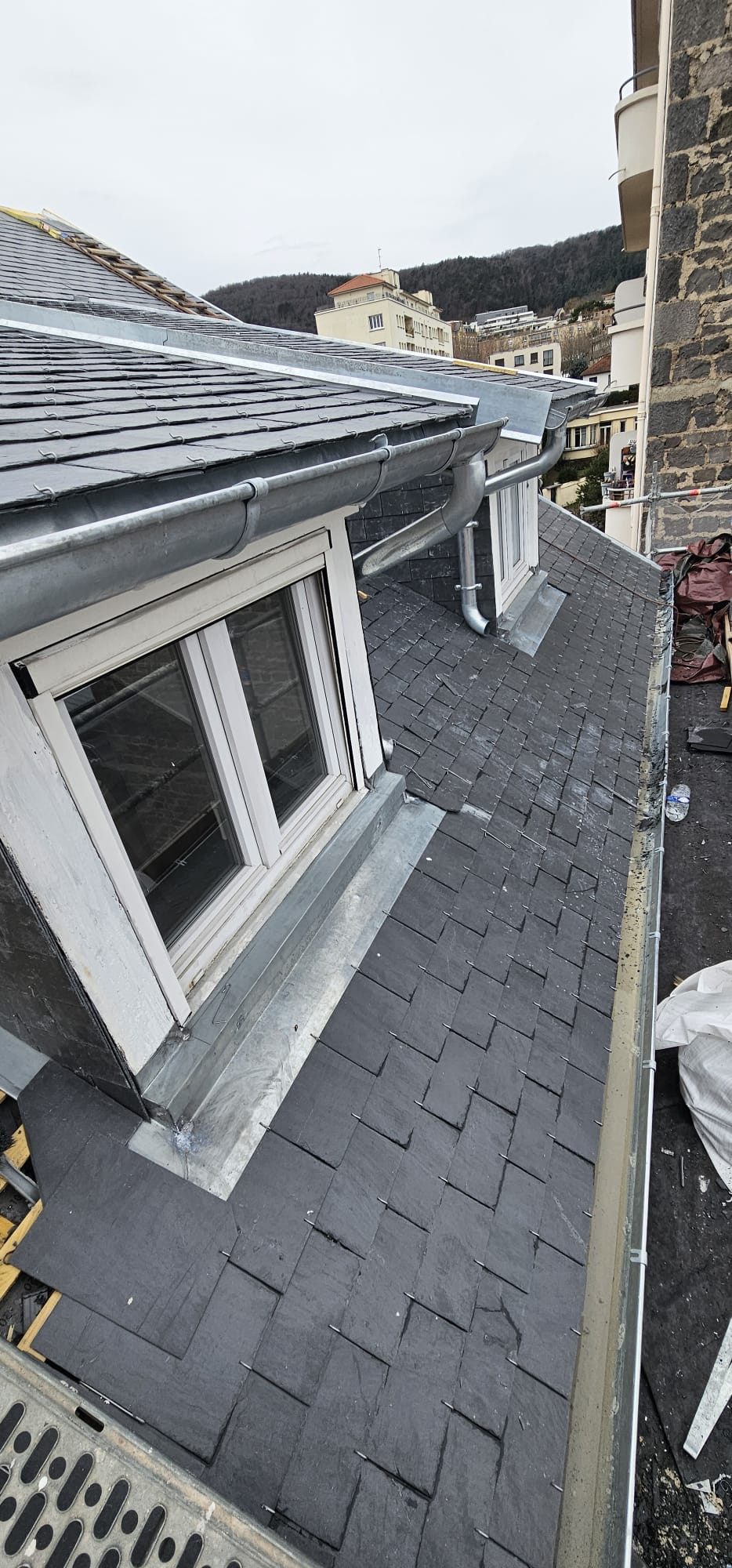 Couverture en ardoise, chantier mené par Les Couvreurs Belges